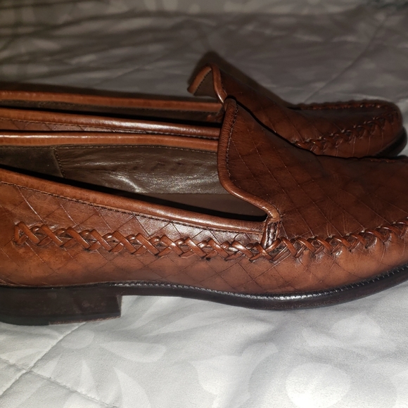 Cole Haan leather loafers 5B - Picture 2 of 4